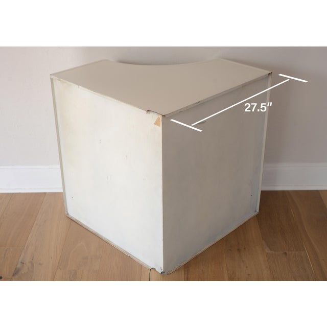 1950s 1950s MCM Morton Kelvinator White Metal Kitchen Wall Cabinets - Set of 2 For Sale - Image 5 of 17