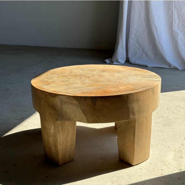 Coffee table, solid mango wood, natural single-piece construction. Four-legged base, beautiful quality mango wood, one...