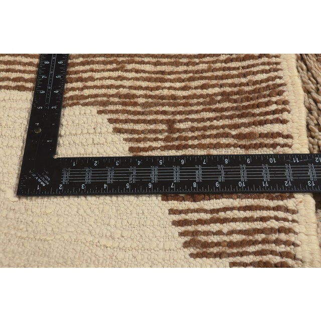 Textile Vintage Azilal Moroccan Rug, 03'00 X 06'02 For Sale - Image 7 of 10