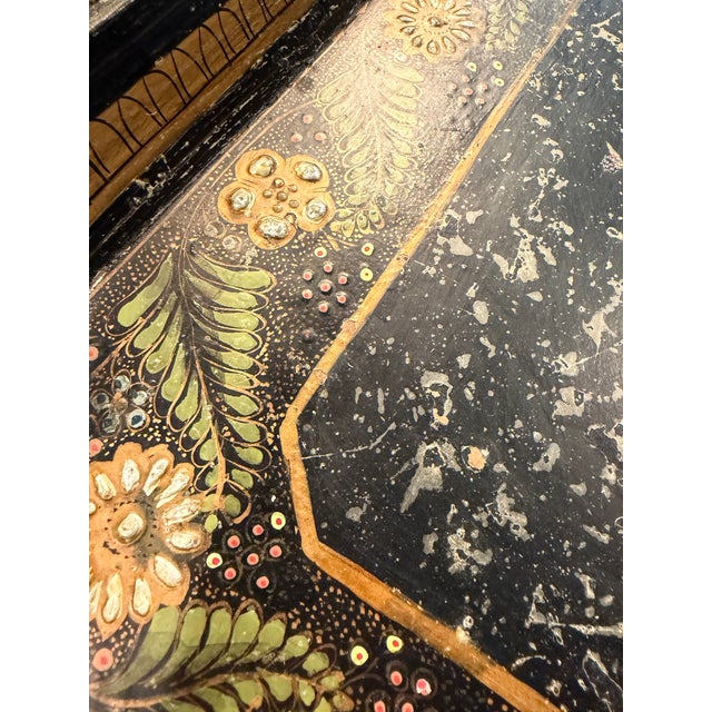 1930s–1940s Vintage Chinoiserie Black & Gilt Tray Table For Sale - Image 12 of 18
