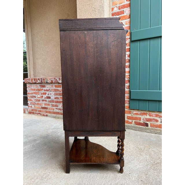 Antique English Tiger Oak Corner Cabinet Barley Twist Jacobean Arts & Crafts For Sale - Image 17 of 18