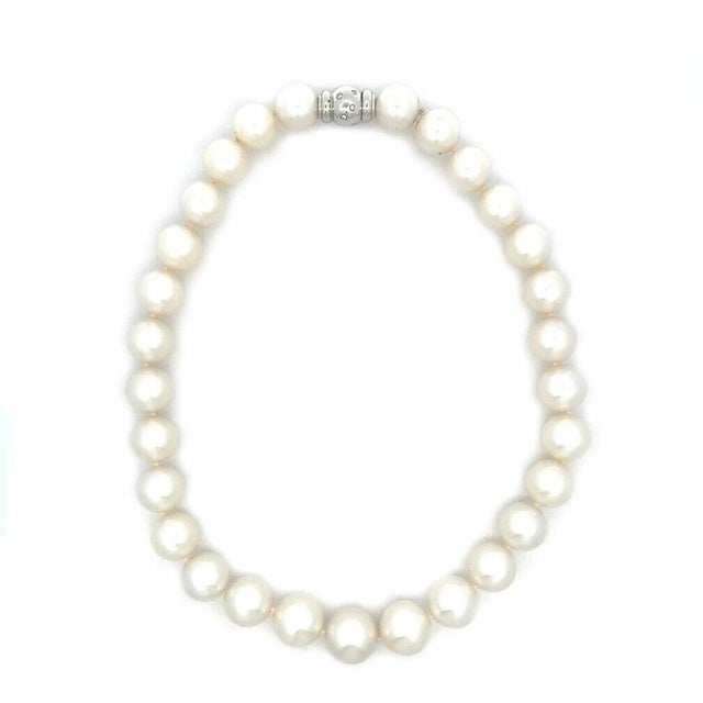 Contemporary 6849 South Sea Pearl Gold Necklace 13-15mm 18k White Diamond Clasp For Sale - Image 3 of 5