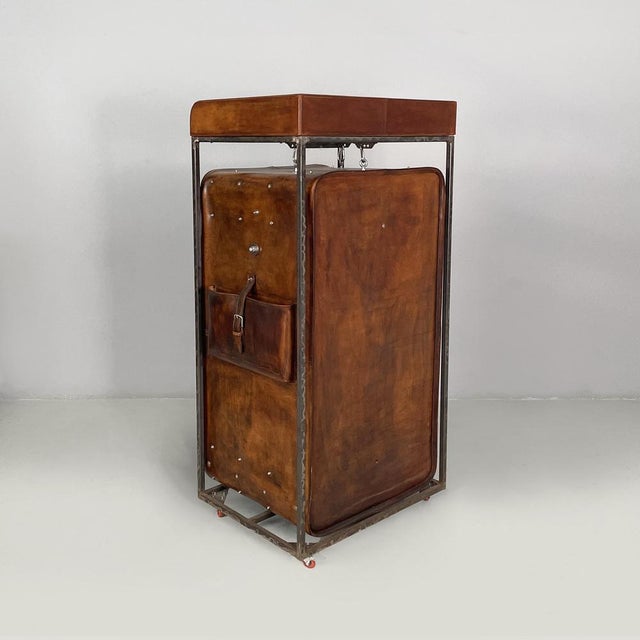 1980s Italian Modern Wardrobe in Brown Leather and Metal, 1980s For Sale - Image 5 of 18