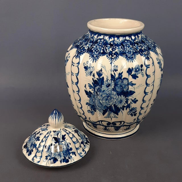 Vintage Potiche Ribbed Ceramic Flower Vase from Nove Italie, 1960s For Sale - Image 6 of 13