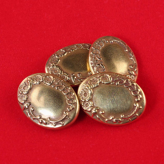 Timeless Vintage 14K Yellow Gold Oval Cufflinks with Floral Embossed Frame Elevate your style with these elegant vintage...