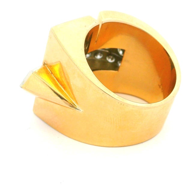 1940s Retro 18k Gold Ruby and Diamond Tank Ring, Circa 1940s, Size 8 For Sale - Image 5 of 10