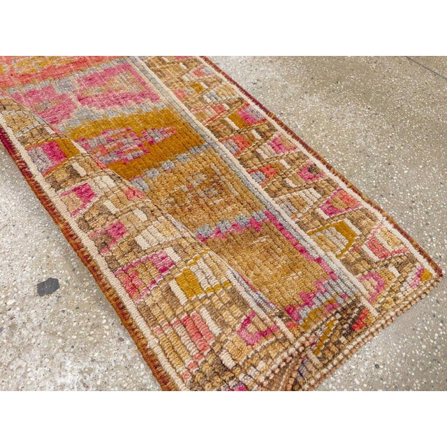 Galerie Shabab Collection Mid-20th Century Turkish Anatolian Runner For Sale - Image 9 of 10