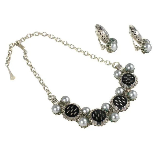1950s Grey "Pearl" and Black Necklace and Earrings For Sale - Image 9 of 9