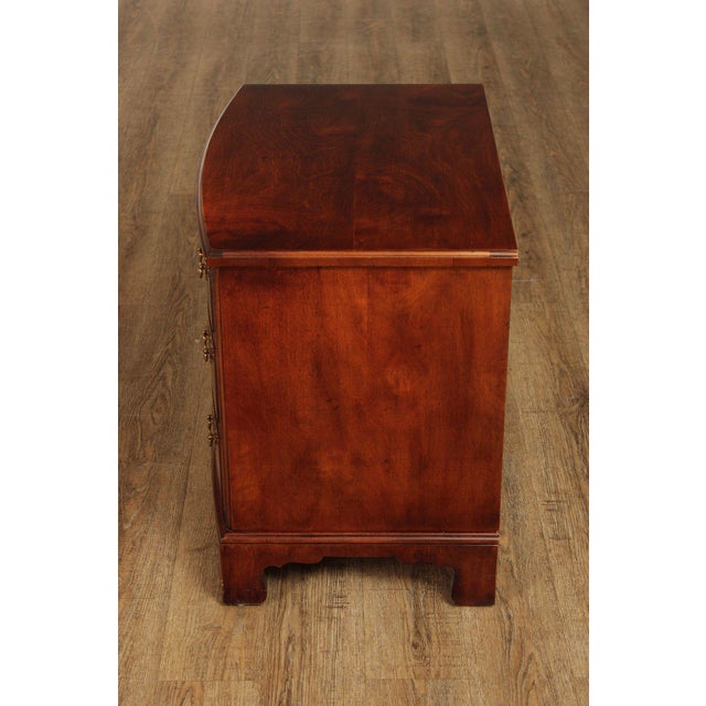 Henredon Aston Court Pair Of Mahogany Nightstands For Sale - Image 17 of 18