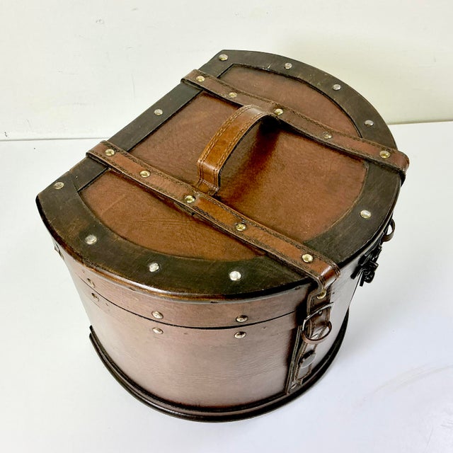 1980s 1980s Vintage Americana Boho Chic Wood and Faux Leather Strap Storage Box, After Ralph Lauren For Sale - Image 5 of 14