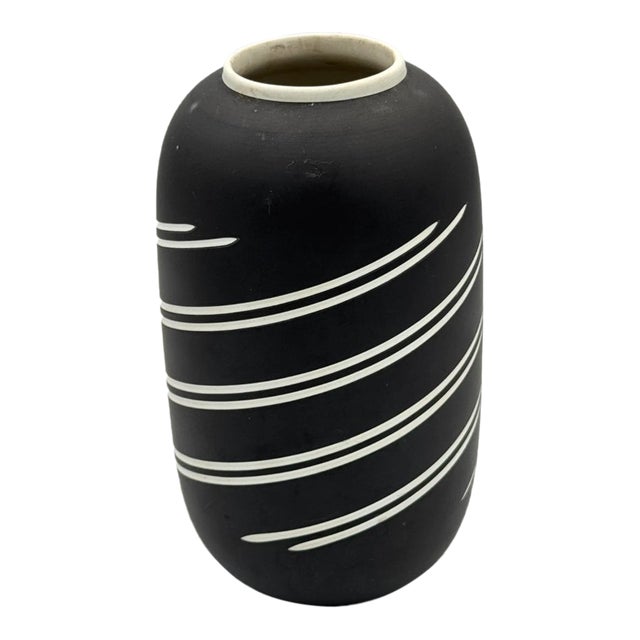 Vintage MCM Wedgwood Black Jasperware White Lines Symmetry 6.25 Inch Vase For Sale