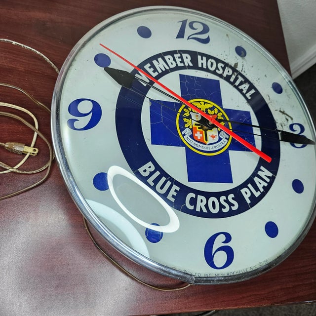 Vintage Member Hospital Blue Cross Plan Clock Bubble Glass Pam Advertising For Sale - Image 4 of 12