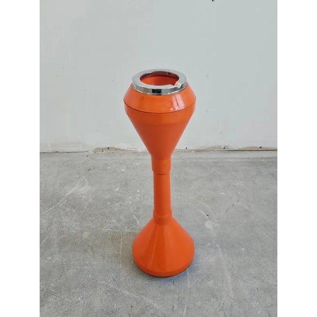 Space Age Patio Ashtray in Orange Plastic, Italy, 1970s For Sale - Image 3 of 9