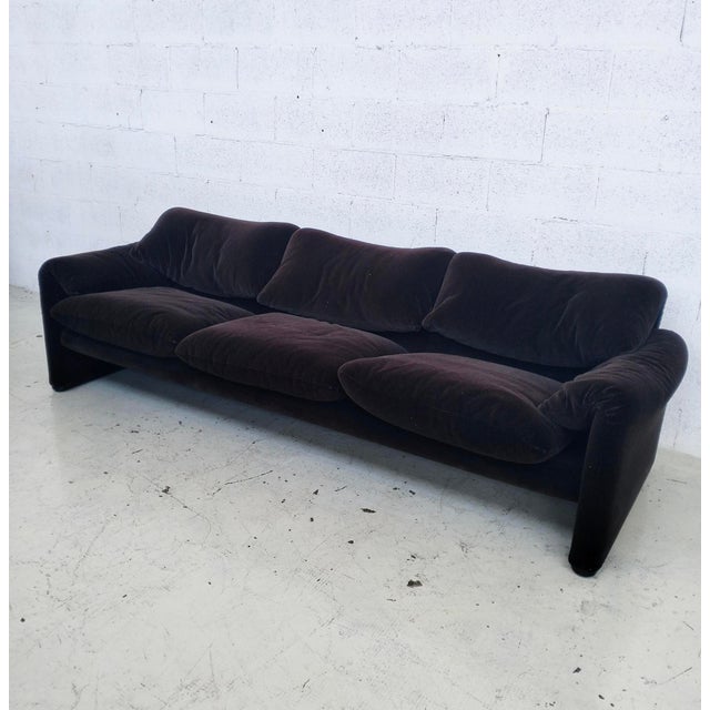 Cassina Maralunga 3-Seater Sofa in Velvet by Vico Magistretti for Cassina, 1960s For Sale - Image 4 of 12