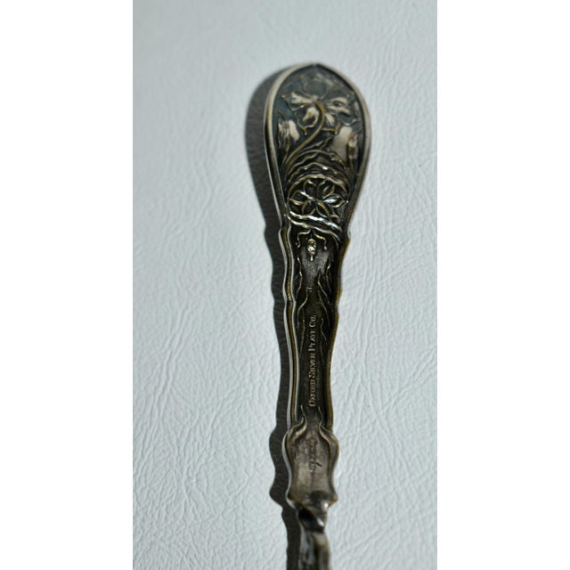 Silver Antique Art Nouveau Silver 1908 Flat Twisted Handle Master Butter Knife Flatware For Sale - Image 8 of 10