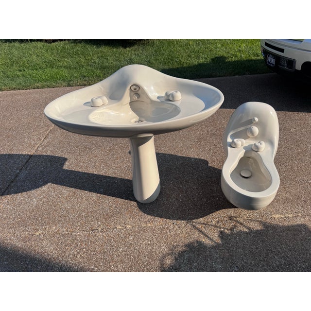 Rare vintage Warren Platner–designed pedestal sink and matching bidet for American Standard. This striking two-piece...