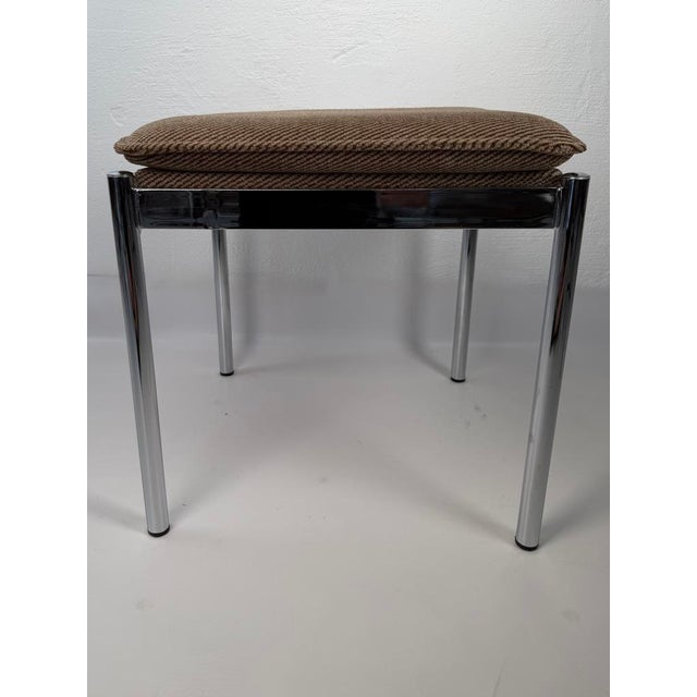 Original German vintage stool / ottoman manufactured by Mayer Qualitäts-Erzeugnisse, dating from the 1970s. The minimalist...