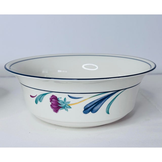 Lenox 1980s Lenox Poppies on Blue Round Serving Vegetable Bowls, a Pair For Sale - Image 4 of 8