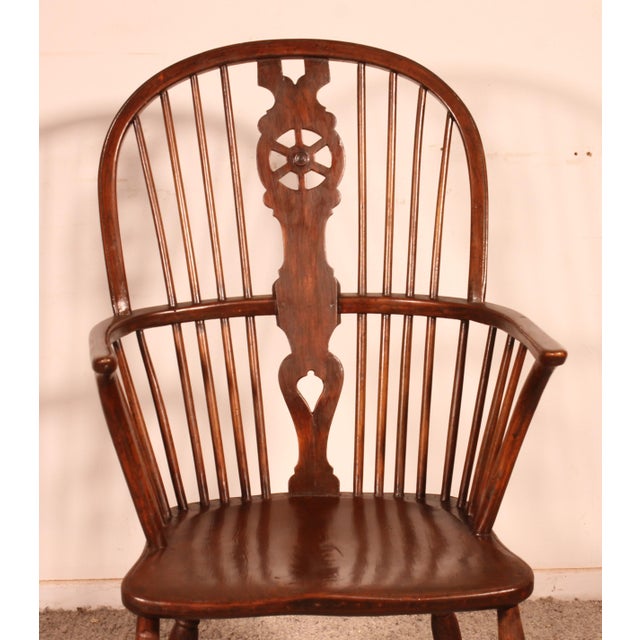 18th Century Windsor Armchair in Yew and Ash Wood For Sale - Image 4 of 12