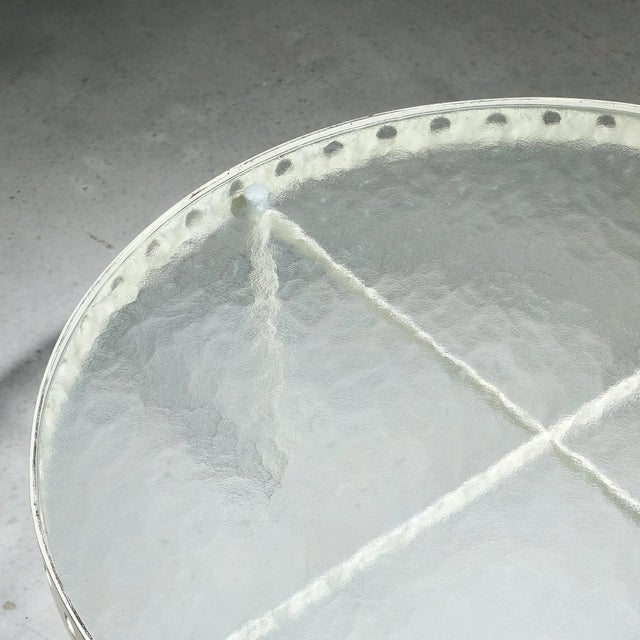 Glass Circular Coffee Table in White Lacquered Steel and Glass Top by Janni van Pelt for Myhome, Netherlands, 1950s For Sale - Image 7 of 10