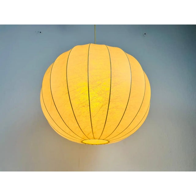 Cream Mid-Century Modern Round Cocoon Pendant Lamp, 1960s, Italy For Sale - Image 8 of 10