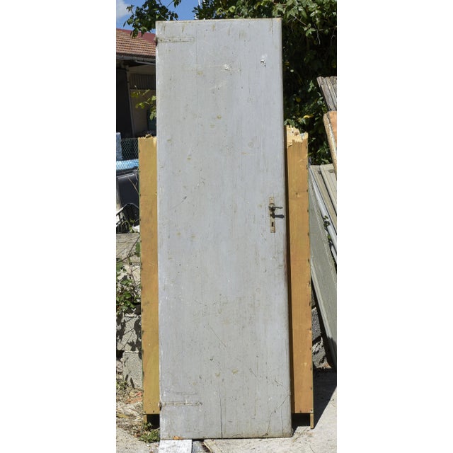 Single door made of solid fir wood and painted gray, single 2 panels and flat original 1900. Original in all parts,...