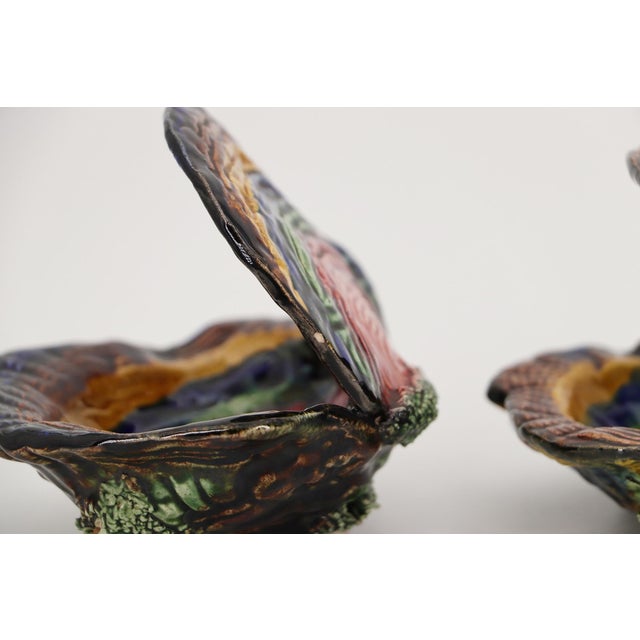 Red 1920s Pair of Two Majolica Oyster Shell Salt Cellars With Mussel Shells Feet, Portuguese Palissy Ware, Earthenware For Sale - Image 8 of 17