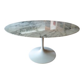 Example of Eero Saarinen Tables