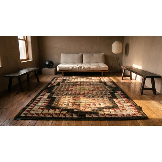 Textile 1920s Brown Diamond Folk Art Antique American Hooked Rug 4'2" X 6'10" Handknotted Wool Carpet For Sale - Image 7 of 8