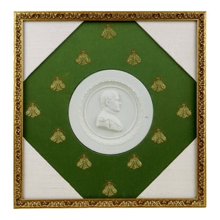 Large Medallion in Paris Biscuit Porcelain - Napoleon I Emperor of the French in Biscuit Porcelain - 19th Century For Sale