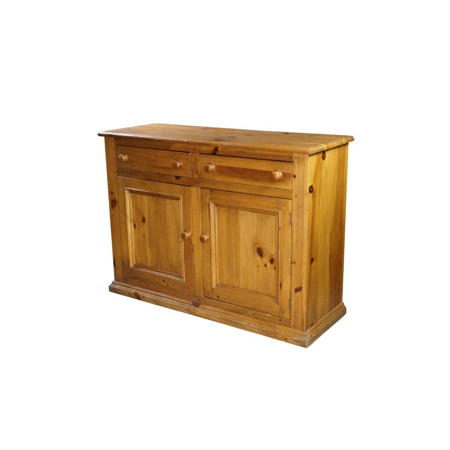 Farmhouse Late 20th Century Ethan Allen Old Tavern Pine Country Farmhouse Buffet Console Cabinet 23-6006 For Sale - Image 3 of 18