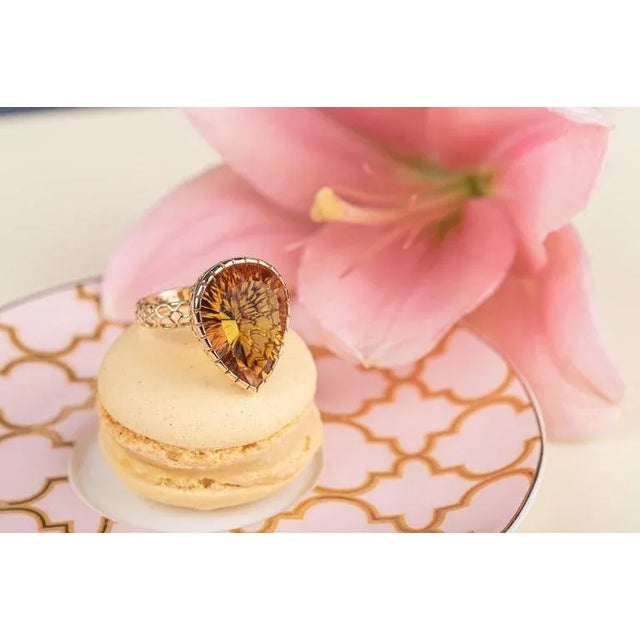 VR Jewels Contemporary 17.95ct Pear Cut Citrine Vintage Ring Size 7 in 14k Solid Gold For Sale - Image 4 of 13