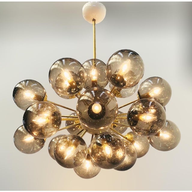 Italian 21st Century Ovale Natural Brass Smoky Bubbles Murano Sputnik Chandelier by Fabio LTD For Sale - Image 3 of 9