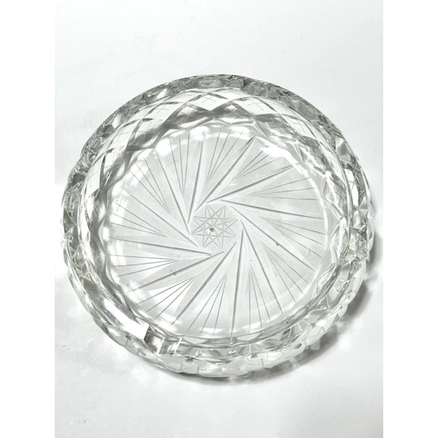 1990s Vintage Heavy Cut Crystal Starburst Ashtray – Brilliant Star Etched Crystal Catchall For Sale - Image 5 of 8