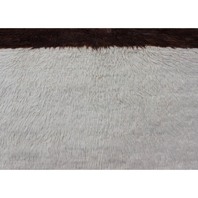 Textile Mid 20th Century Vintage Turkish Tulu Rug With a Minimalist Design in Off White and Brown For Sale - Image 7 of 13