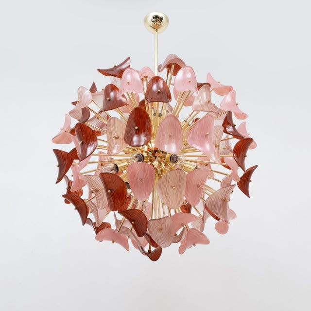 Mid-Century Modern Italian Sputnik Chandelier in Pink and Ruby Murano Glass and Brass, 2000 For Sale - Image 3 of 10