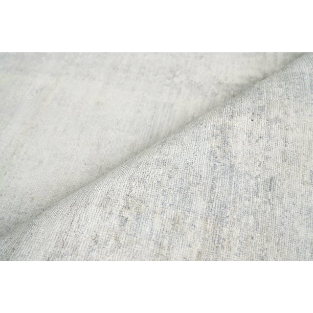 Exquisite Rugs Exquisite Rugs Abstract Fine Pure Silk Hand-Knotted Silk Silver/Ivory Rug-8'X10' For Sale - Image 4 of 7