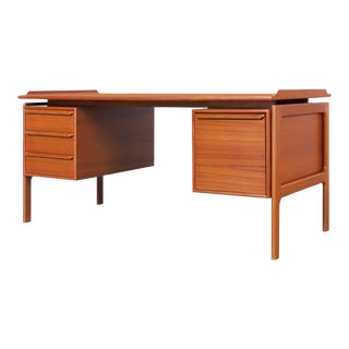 1960s Danish Modern Floating Top Teak Desk by g.v. Møbler For Sale