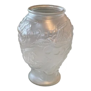 1930s Art Deco Flying Birds Satin/Frosted Lalique Style Vase