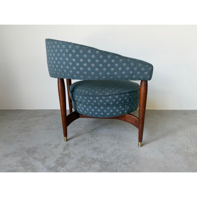 1960s Mid-Century Modern Floating Barrel Lounge Chair in Teal Upholstery With Walnut Frame & Brass Sabots For Sale In Miami - Image 6 of 12