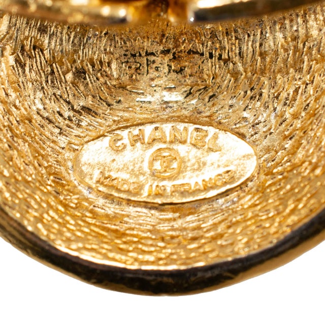 Metal Vintage Chanel Paris Gold Toned 31 Rue Cambon Chain Necklace For Sale - Image 7 of 8