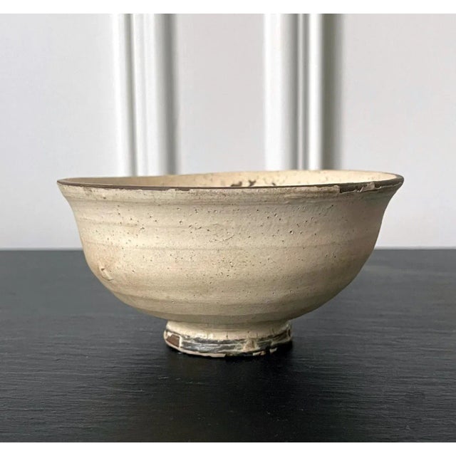 16th Century Antique Korean Ceramic Komogai Chawan with Tamagode Glaze For Sale - Image 5 of 13