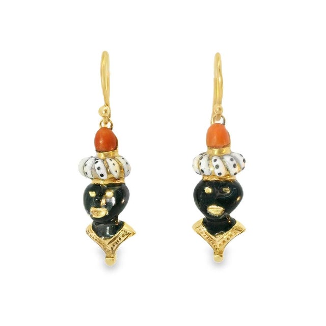 Mid-Century Modern Mid 20th Century Pair of 18k Gold Enamel Black Coral Amour Americana Drop Estate Earrings For Sale - Image 3 of 4