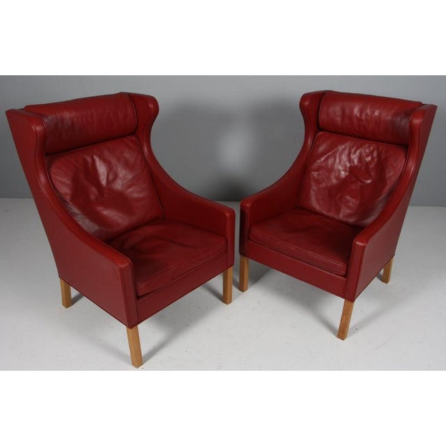 Model 2202 / 2204 Wingback Chairs and Ottoman in Leather attributed to Børge Mogensen for Fredericia, 1980s, Set of 3 For Sale - Image 6 of 10