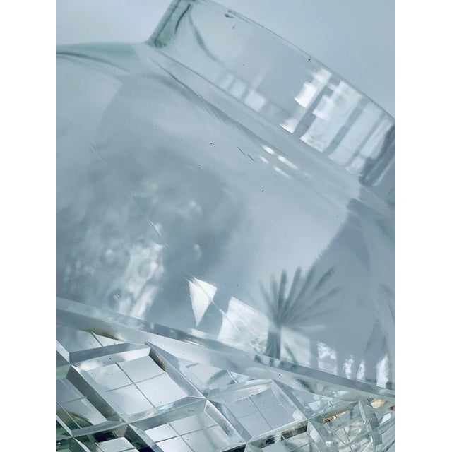 Transparent Monumental English Antique Late 19th Century Blown Cut-Glass Apothecary Jar With Faceted Finial Cover For Sale - Image 8 of 13