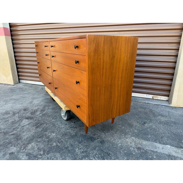 Mid-Century Modern Vintage Mid Century Modern Glenn of California Walnut Dresser For Sale - Image 3 of 6