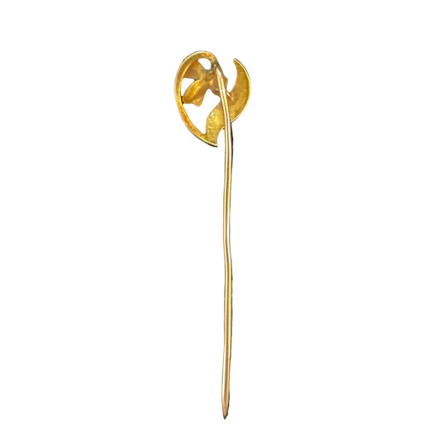 Elevate your accessory collection with this exquisite antique flower-shaped stickpin, crafted from luxurious 14k yellow...