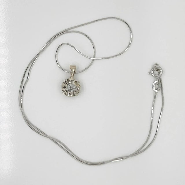 Silver Vintage Round Brilliant Cut Diamond & 14K White Gold Pendant Necklace For Sale - Image 8 of 12