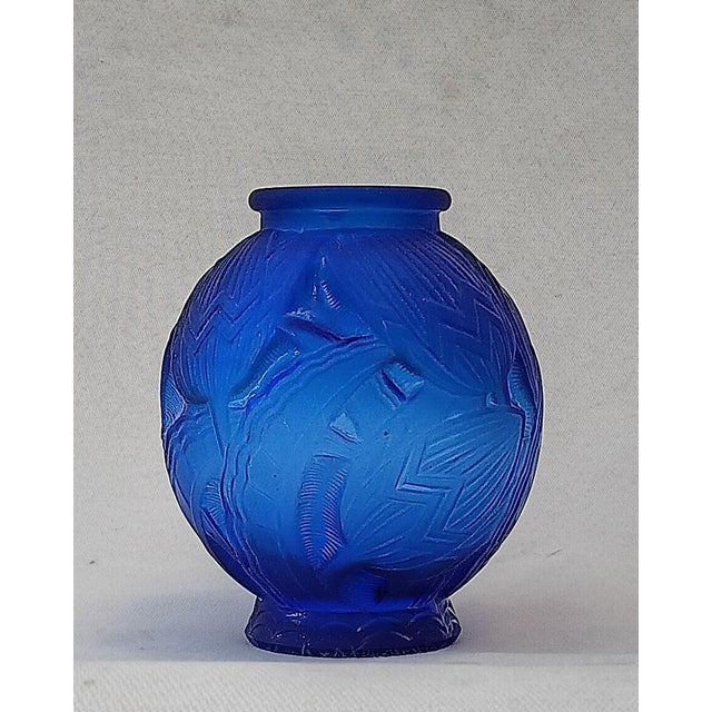 Art Deco Glass Les Nenuphars Vase by Pierre Davesn, in Very Good conditions. Designed 1920 to 1949