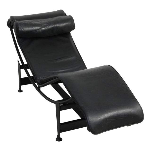 LC4 Chaise Lounge in Black Leather by Le Corbusier, 2000s For Sale